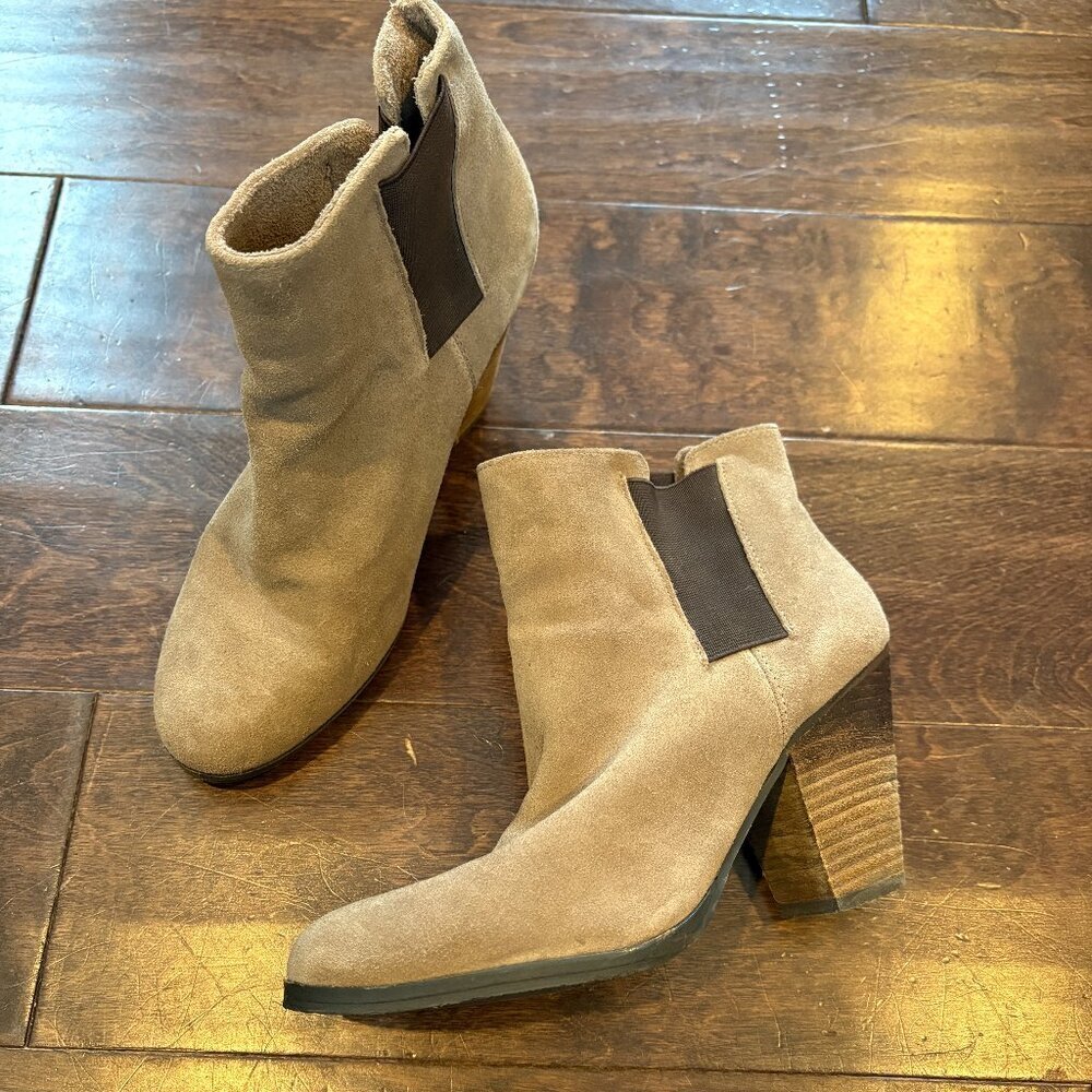 Vince Camuto tan suede ankle boots